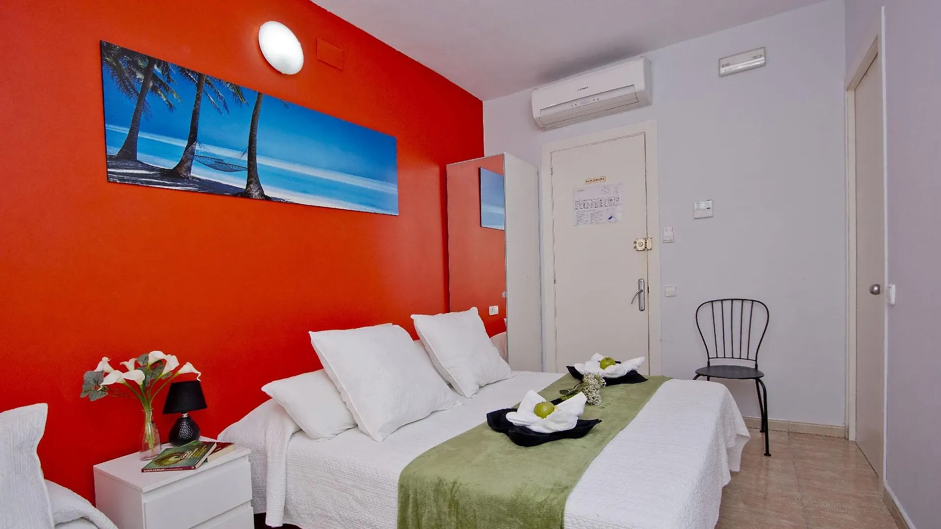 Barcelona City North Hostal Affittacamere