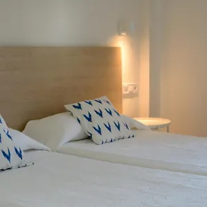 https://hostal-jakiton.balearic-islands.net