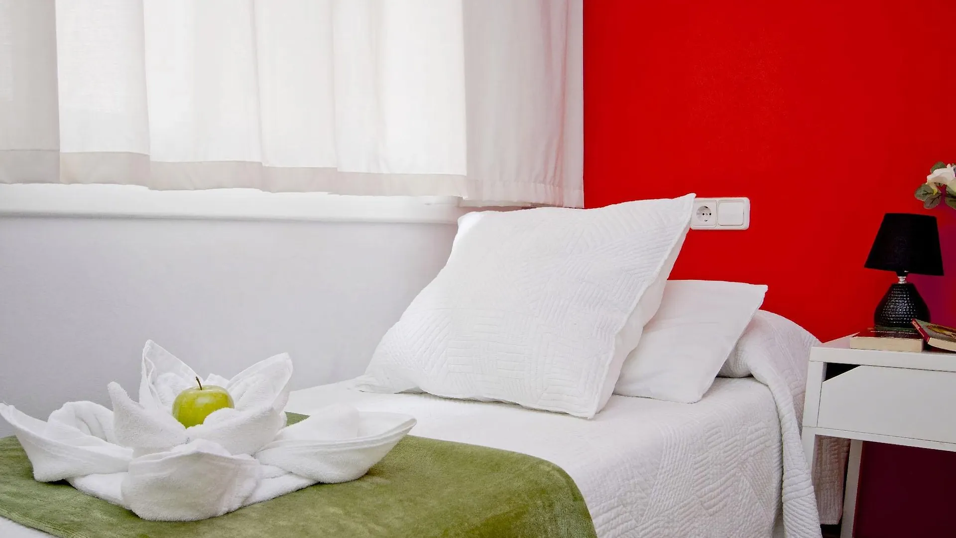 Barcelona City North Hostal Gæstehus