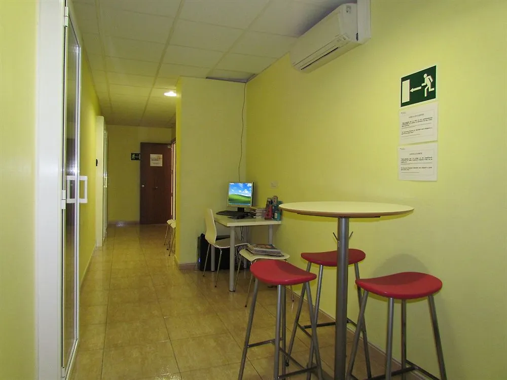 Barcelona City North Hostal Gæstehus