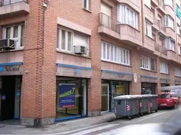 Barcelona City North Hostal Гостевой дом